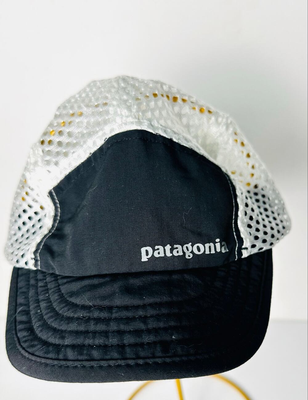 PATAGONIA Black/White Mesh 5-PANEL DUCK-BILL HAT Outdoor Gear Gym Hike Strap Cap